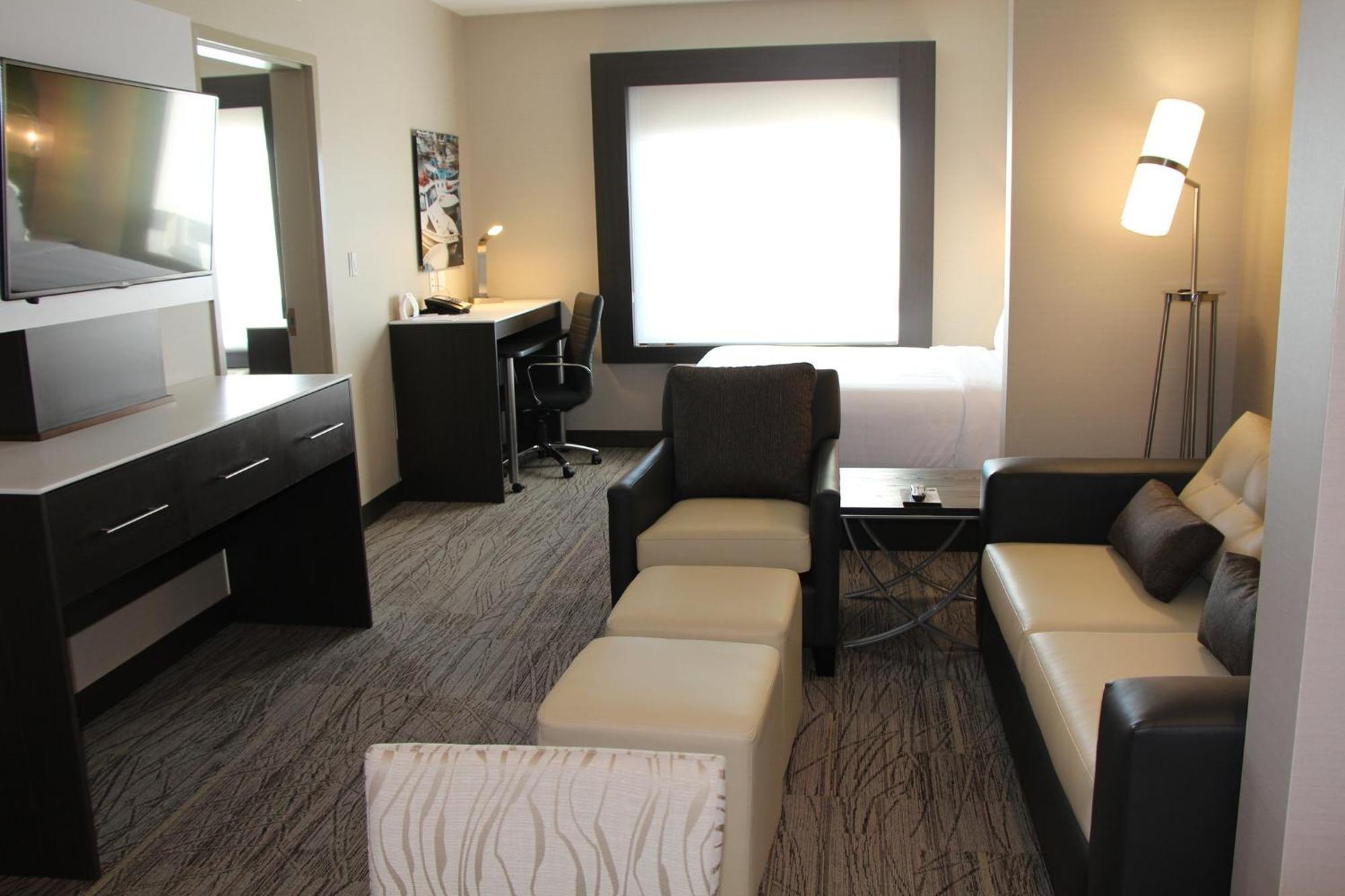 Holiday Inn Express & Suites Cold Lake By Ihg Exterior foto